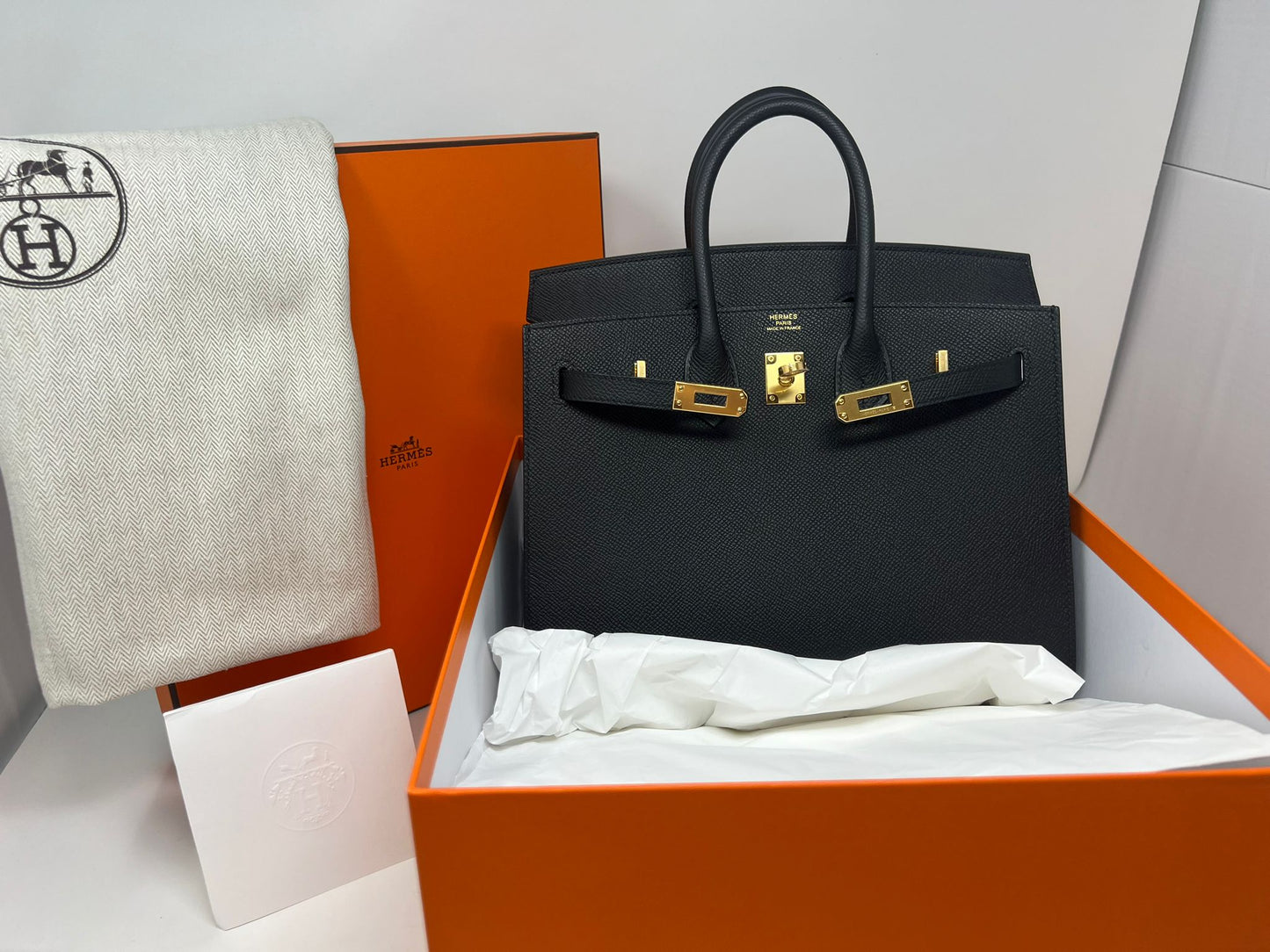 Hermès Birkin 25  -  Sellier in Noir Epsom Leather Gold Hardware)