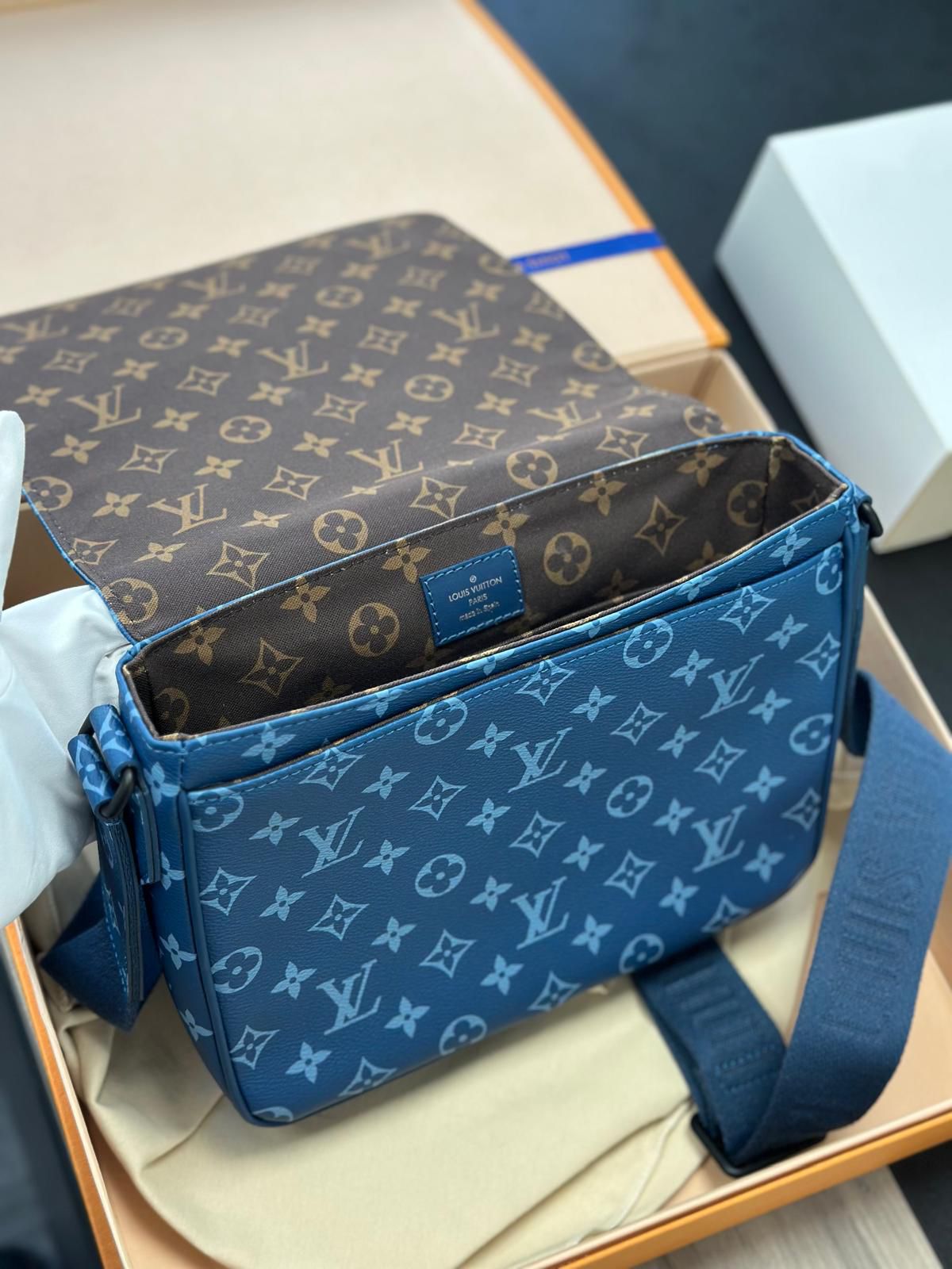 Louis Vuitton - Monogram District PM Shoulder Bag - Blue - M23785