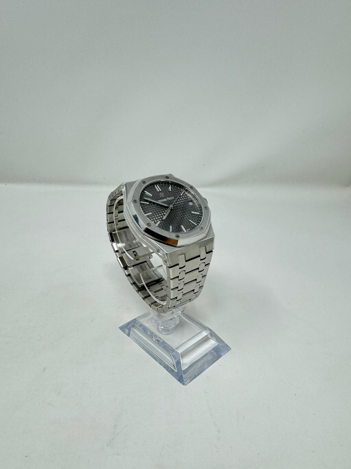 Audemars Piguet - Royal Oak - 41 MM - Steel - 15500ST.OO.1220ST.02  nyc watcher nyc watches