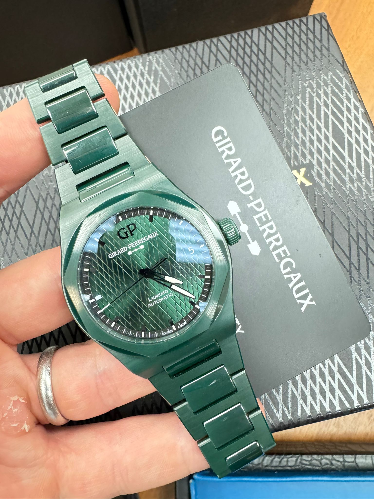 Girard-Perregaux Laureato Green Aston Ceramic 42 MM - Green Ceramic Bracelet - Green Dial - 81010-32-3081-1CX