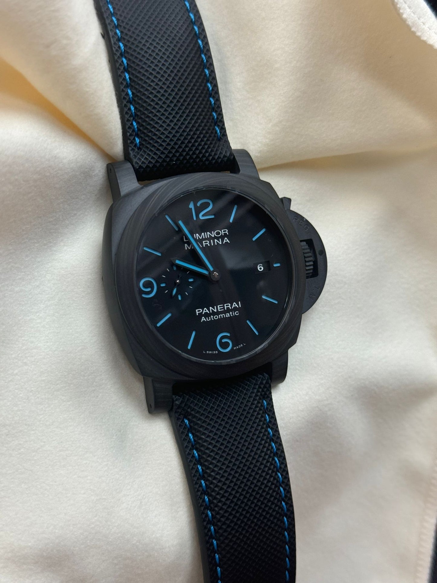 Panerai Luminor Marina Carbotech - 44 mm - Black Dial - PAM01661