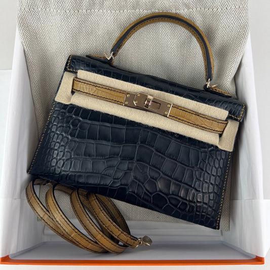 Hermès Kelly Sellier 20 HSS - Black Kraft Matte Alligator Leather - Permabrass Hardware - K20BMAPMB