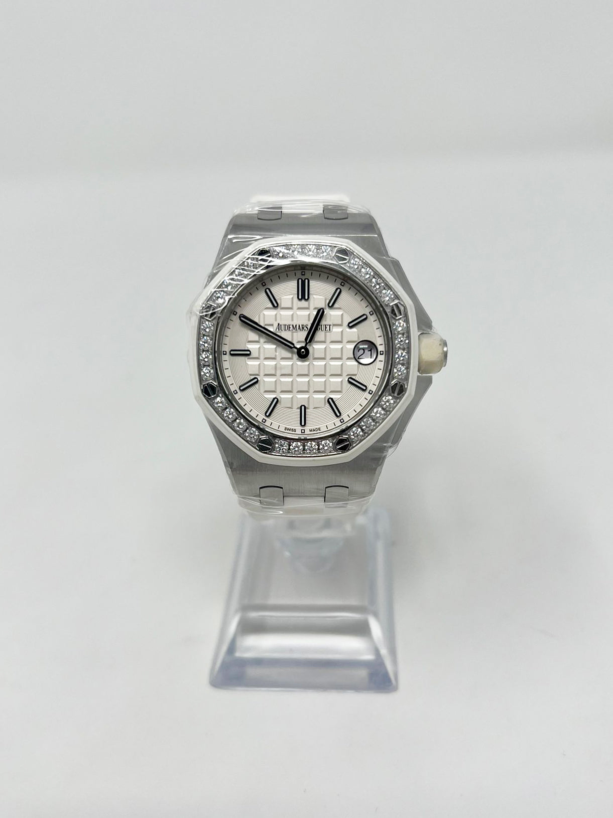 Audemars Piguet Royal Oak Offshore Quartz Stainless Steel  37 MM - White Rubber Strap - Diamond Bezel - White Dial - 67540SK.ZZ.A010CA.01