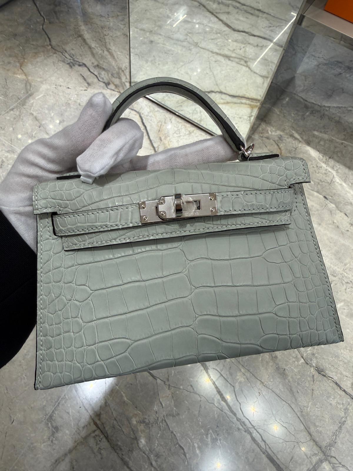 Hermès Kelly Sellier 20 - Gris Neve - Matte Alligator - Palladium Hardware - KS20GNMPHW
