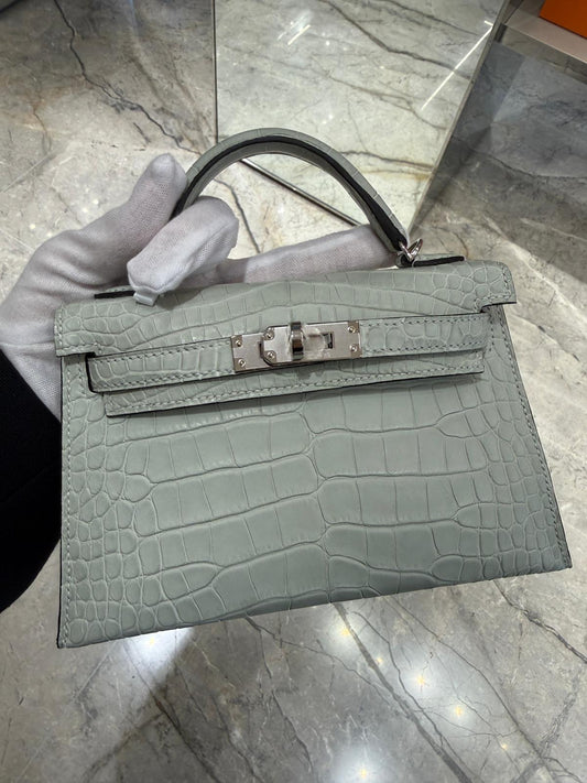 Hermès Kelly Sellier 20 - Gris Neve - Matte Alligator - Palladium Hardware - KS20GNMPHW