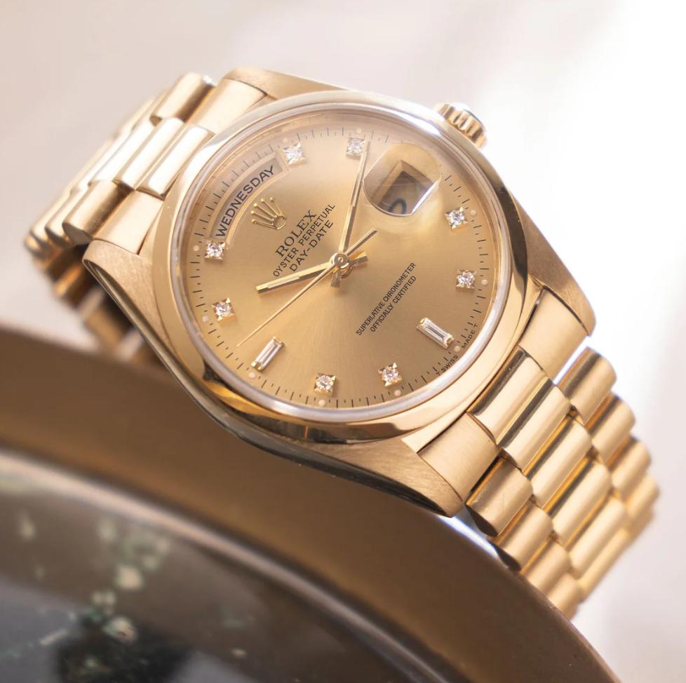 Rolex Day-Date - 36 MM - Yellow Gold - Smooth Bezel - Champagne Diamond Dial - 18208 ChDS