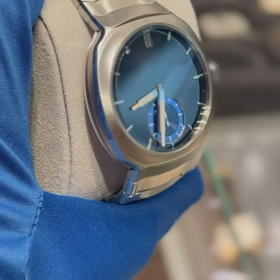 H. Moser & Cie Streamliner Small Seconds Blue Enamel - Stainless Steel - 39 MM - Aqua Blue Fumé Enamel Dial - Stainless Steel Bracelet - 6500-1200