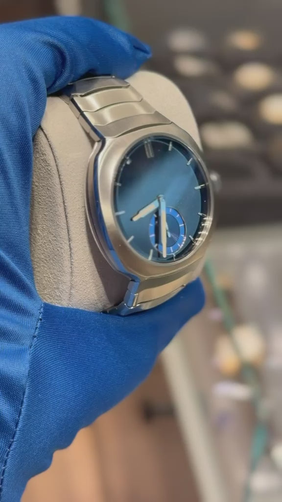 H. Moser & Cie Streamliner Small Seconds Blue Enamel - Stainless Steel - 39 MM - Aqua Blue Fumé Enamel Dial - Stainless Steel Bracelet - 6500-1200