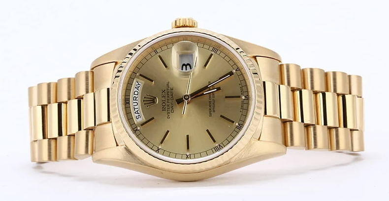 Rolex Day-Date - 36 MM - Yellow Gold - Fluted Bezel - Champagne Dial - 18208 FICH