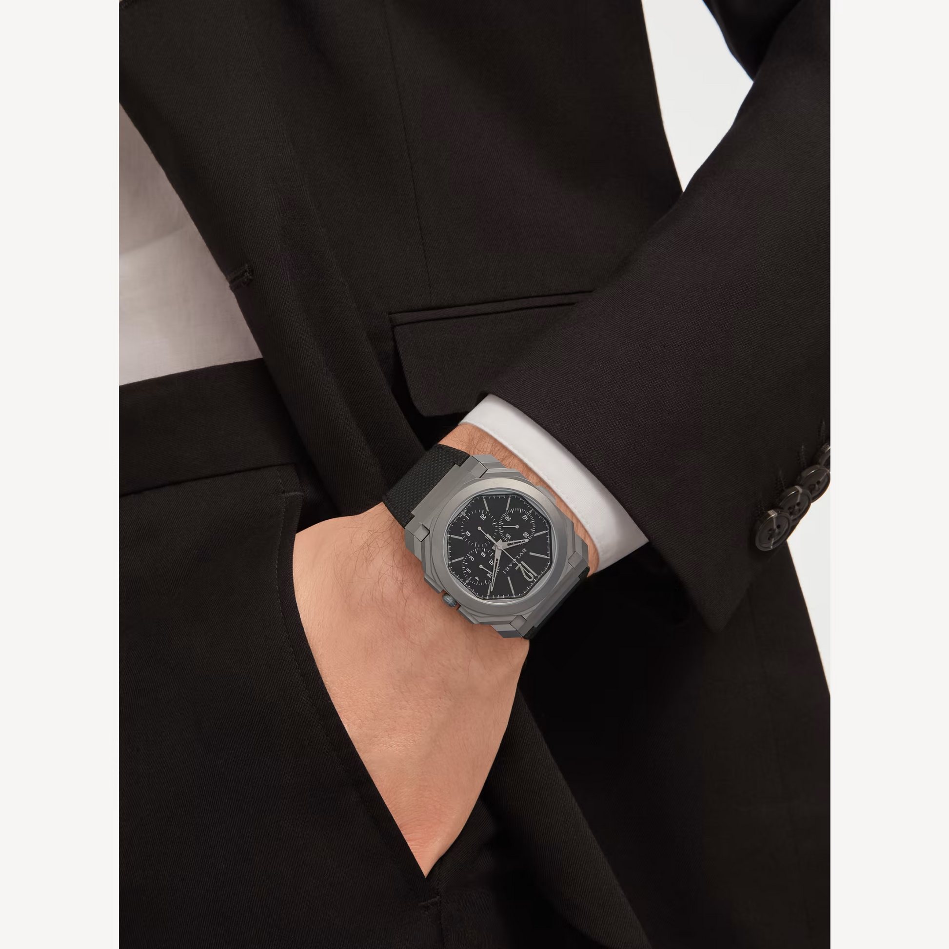 Bvlgari Octo Finissimo - Titanium 42 MM - Black Rubber Strap - Black Dial - Titanium Bezel - 103371