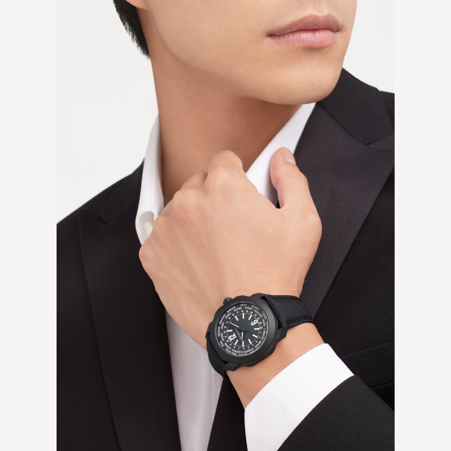 Bvlgari Octo Roma - Stainless Steel Black 41 MM - Black Rubber Strap - Black Dial - Stainless Steel Black Bezel - 103486