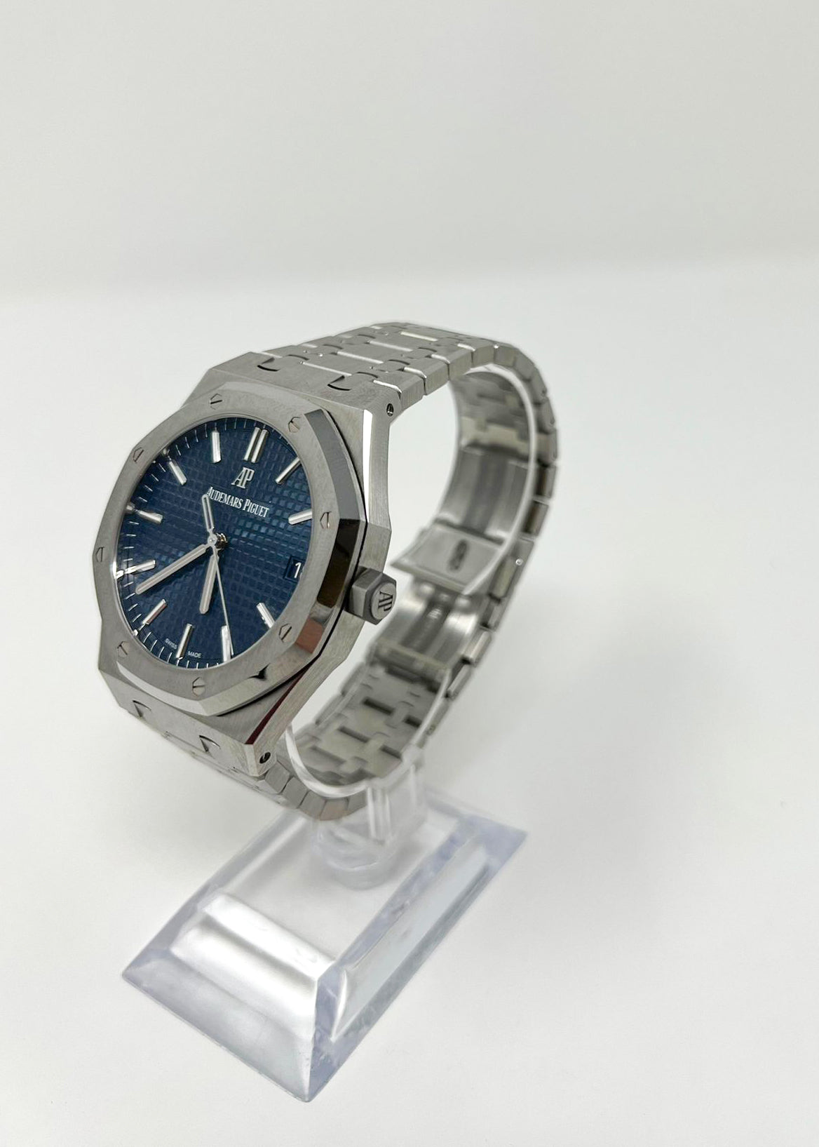 Audemars Piguet - Royal Oak - 41 MM -  Steel - 15500ST.OO.1220ST.01  nyc watcher nyc watches